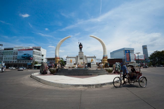 Phraya Surin Phakdi Si Narong Changwang Monument Surin 2